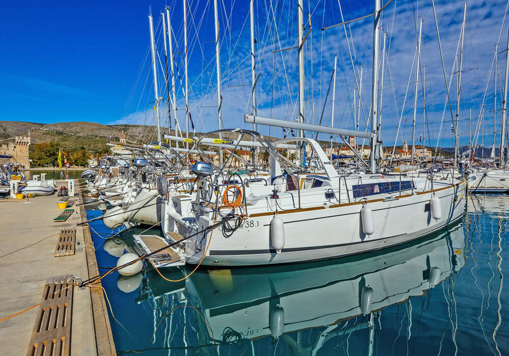 Beneteau Oceanis 38.1 (2018) - Yacht Charter Croatia