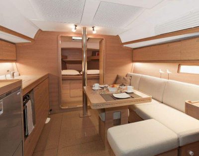 Dufour 382 GL (2017)