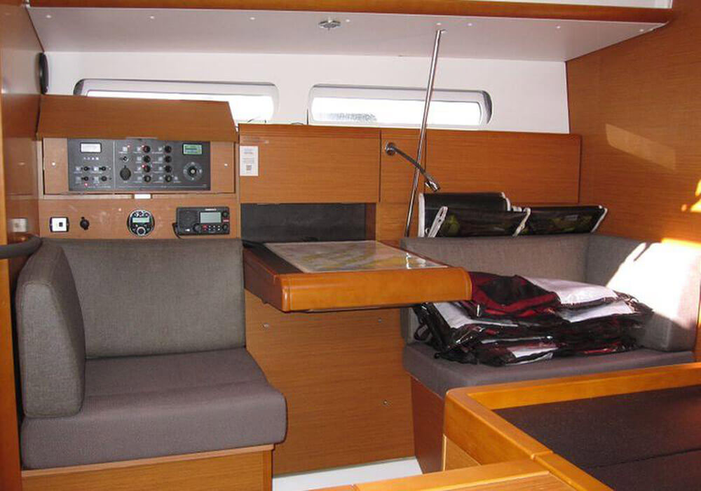 Jeanneau Sun Odyssey 409 (2015) - Yacht Charter Croatia