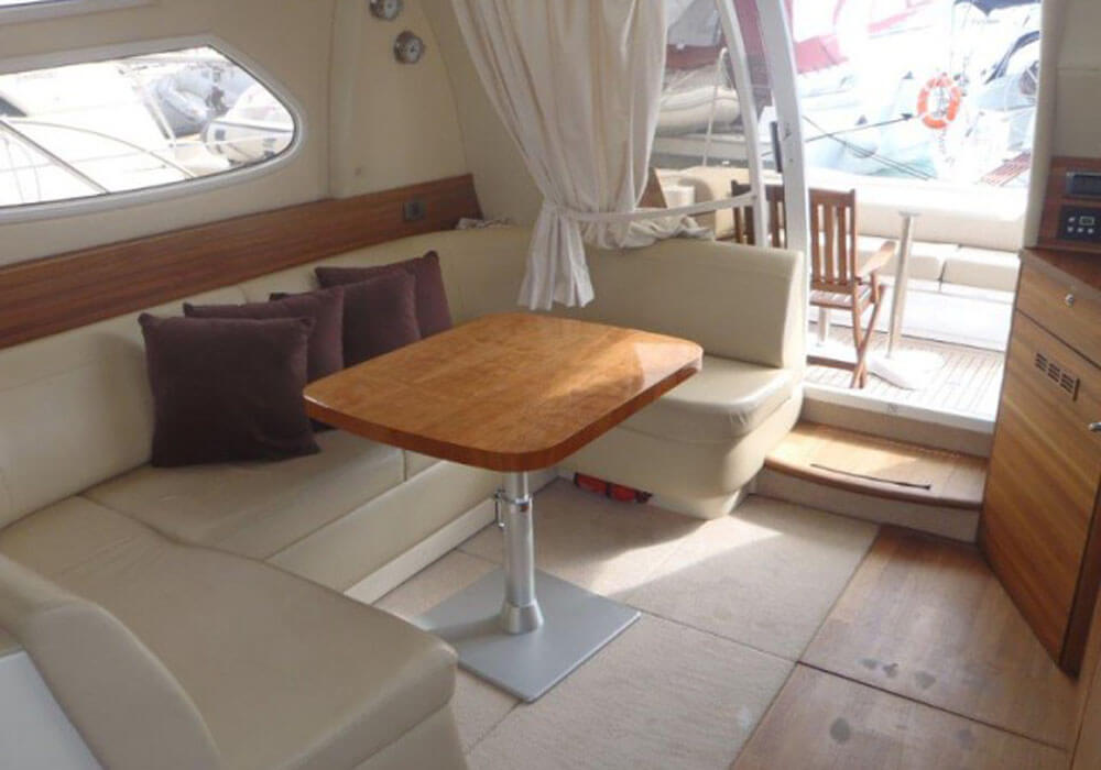 Sealine F42/5 Fly (2010) - Motor Yacht Charter Croatia
