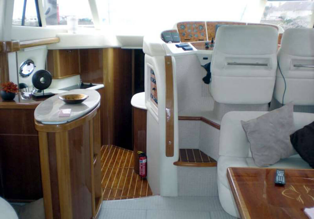Sealine T47 (2005) - Motor Yacht Charter Croatia