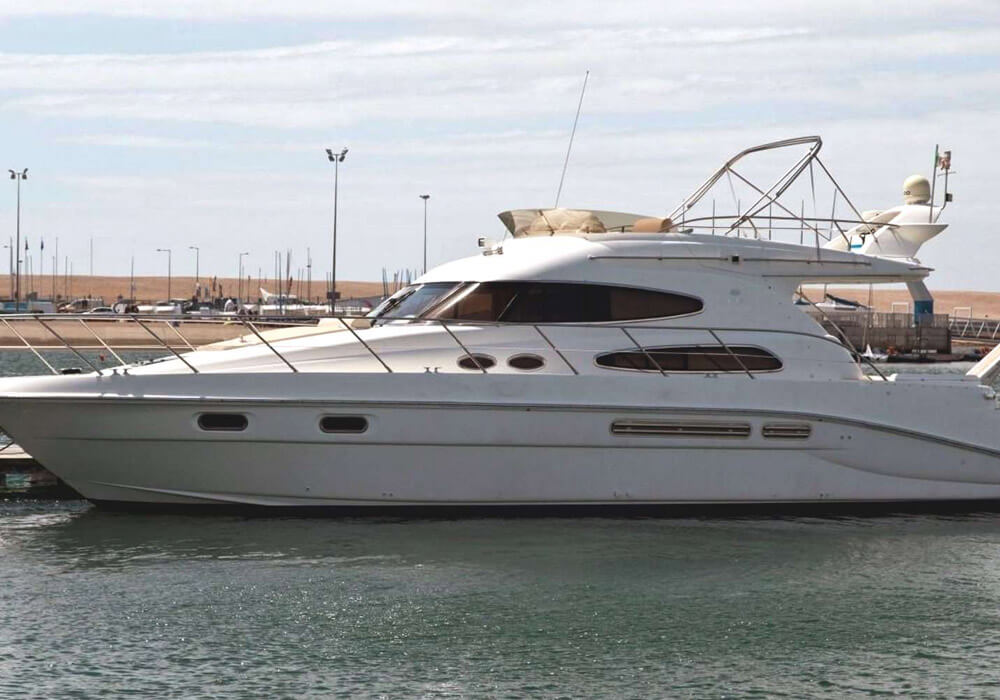 Sealine T47 (2005) - Motor Yacht Charter Croatia