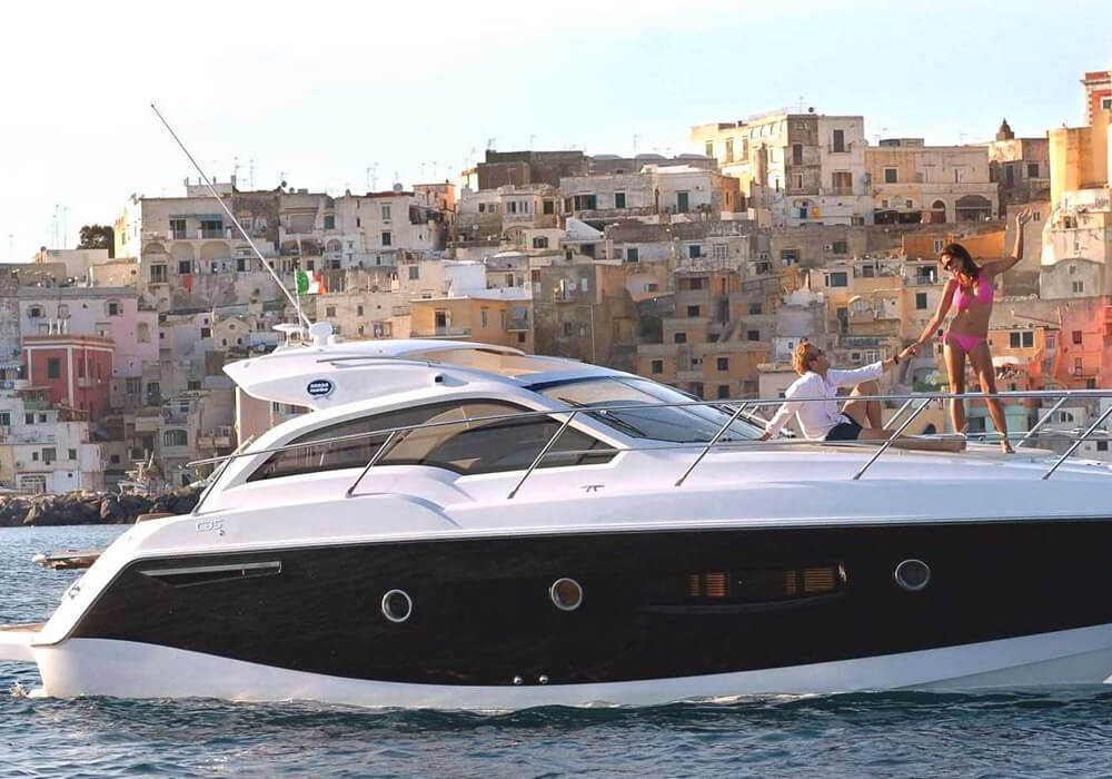 Sessa C35 (2007) - Motor Yacht Charter Croatia